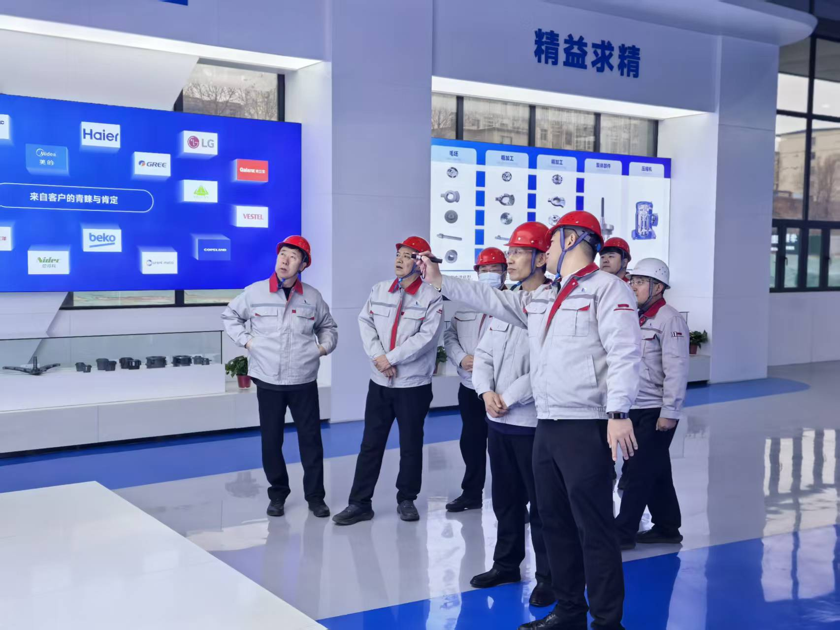 臨汾市委常委、洪洞縣委書記張晉偉深入華翔洪洞智能科技產(chǎn)業(yè)園調(diào)研